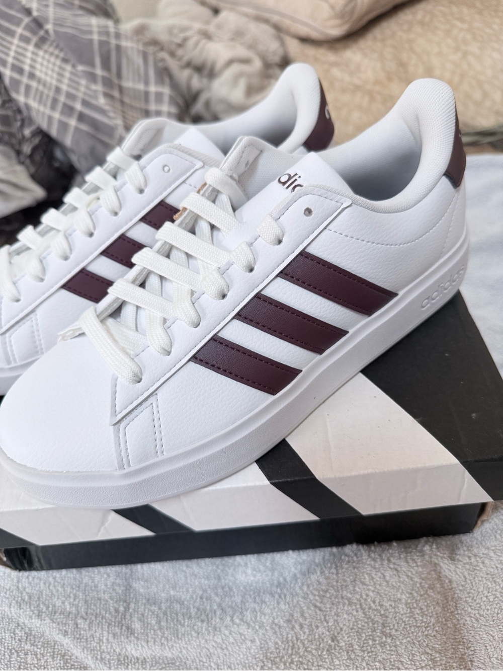 adidas  women Grand Court 2.0 / Brown stripe